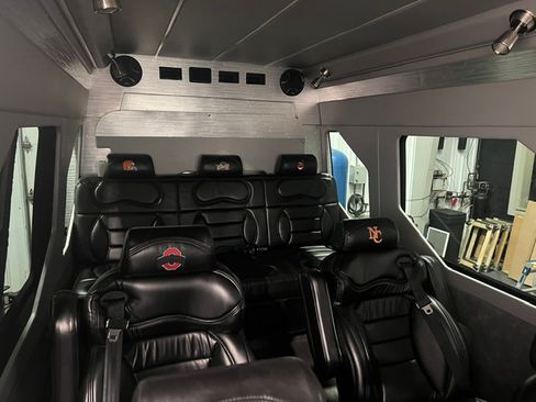 Used 2015 Mercedes-Benz Sprinter 2500 image 6