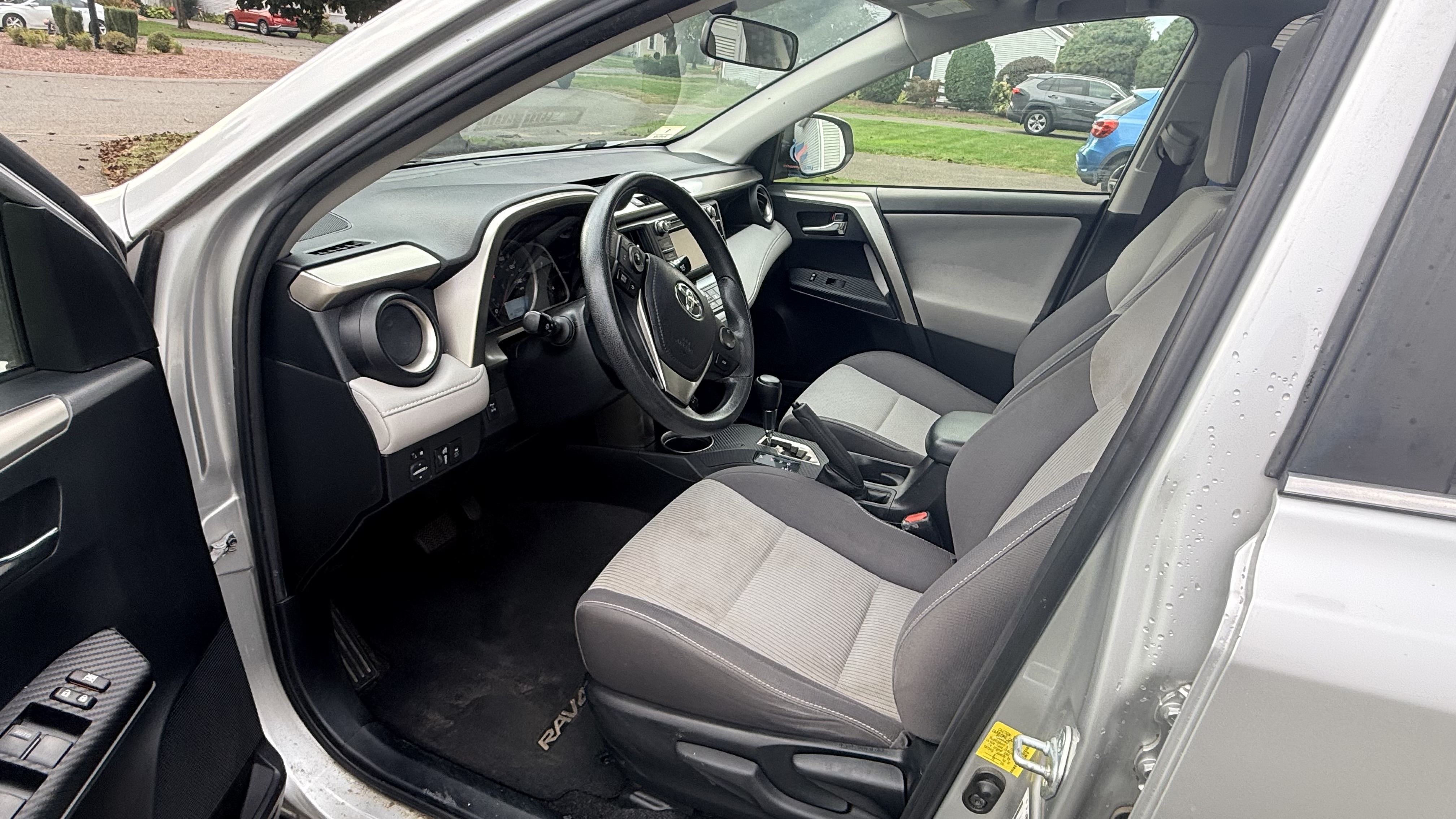 Used 2014 Toyota RAV4 XLE AWD/4WD image 15