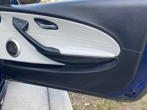 Used 2010 BMW M6 Convertible image 11