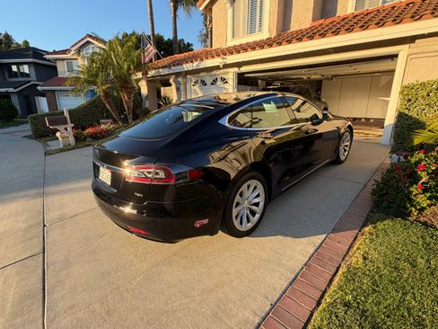Used 2018 Tesla Model S 75D image 2