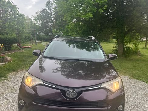 Used 2017 Toyota RAV4 XLE FWD image 9