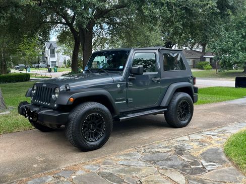 Used 2017 Jeep Wrangler Sport w/ Quick Order Package 24S AWD/4WD image 1