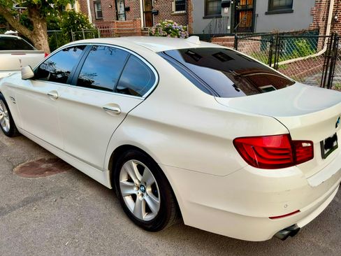 Used 2012 BMW 528i xDrive Sedan AWD/4WD image 4