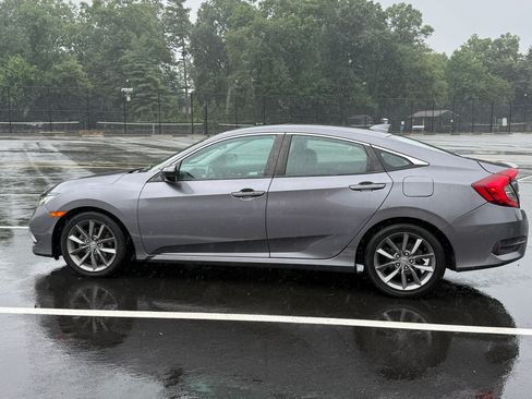Used 2019 Honda Civic EX image 9