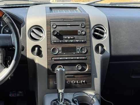 Used 2007 Lincoln Mark LT 4x4 image 23