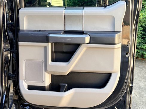 Used 2022 Ford F350 XLT w/ XLT Premium Package AWD/4WD image 21
