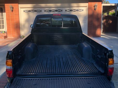 Used 2002 Toyota Tacoma 2WD Xtracab image 9