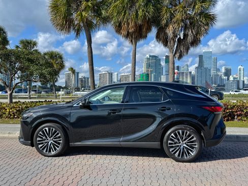 Used 2023 Lexus RX 350 Premium Plus w/ Cold Area Package image 4