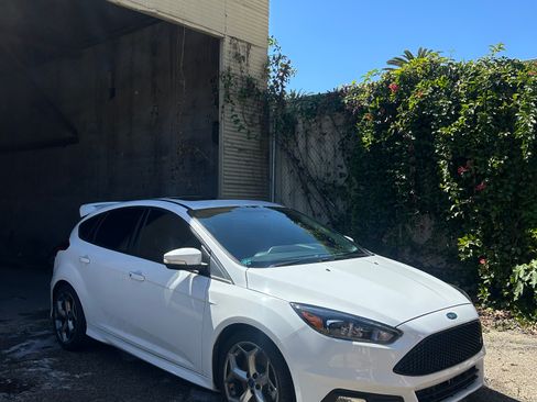 Used 2015 Ford Focus ST w/ Equipment Group 402A image 8