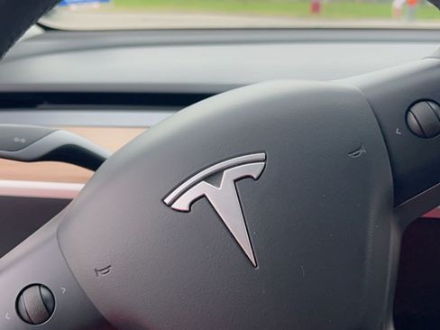 Used 2018 Tesla Model 3 Long Range image 12
