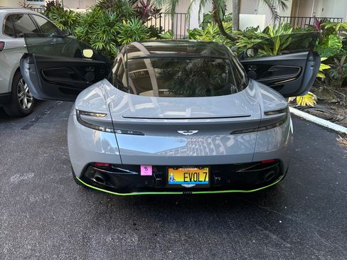 Used 2019 Aston Martin DB11 AMR image 4