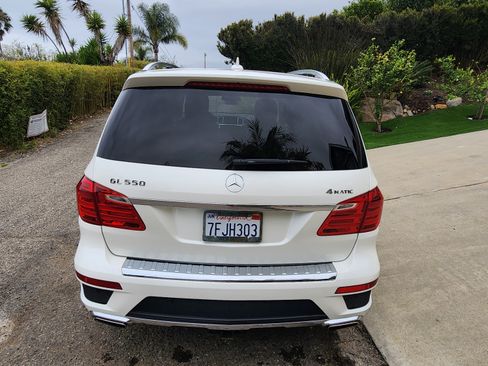 Used 2014 Mercedes-Benz GL 550 4MATIC image 9
