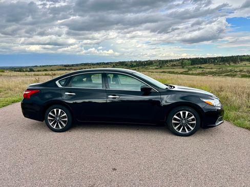 Used 2017 Nissan Altima 2.5 SV FWD image 10
