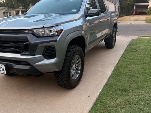 Used 2025 Chevrolet Colorado LT image 8