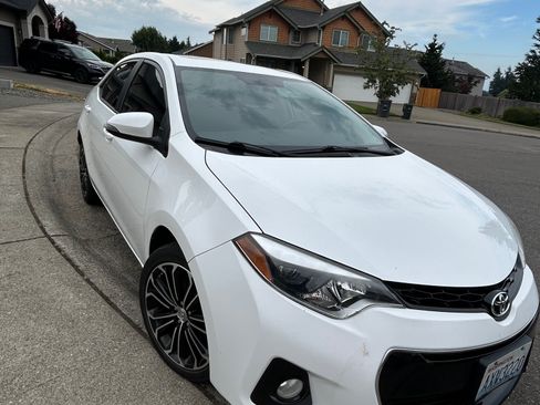 Used 2016 Toyota Corolla S FWD image 2