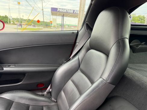 Used 2010 Chevrolet Corvette Coupe w/ 1LT RWD image 8