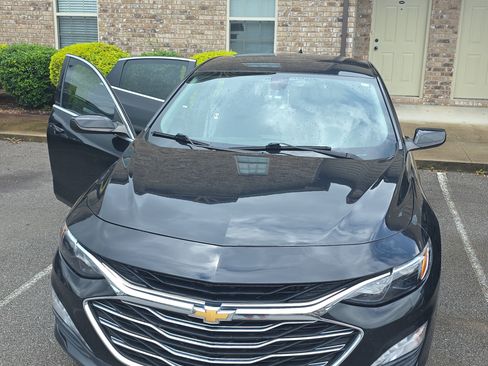 Used 2019 Chevrolet Malibu LT FWD image 1