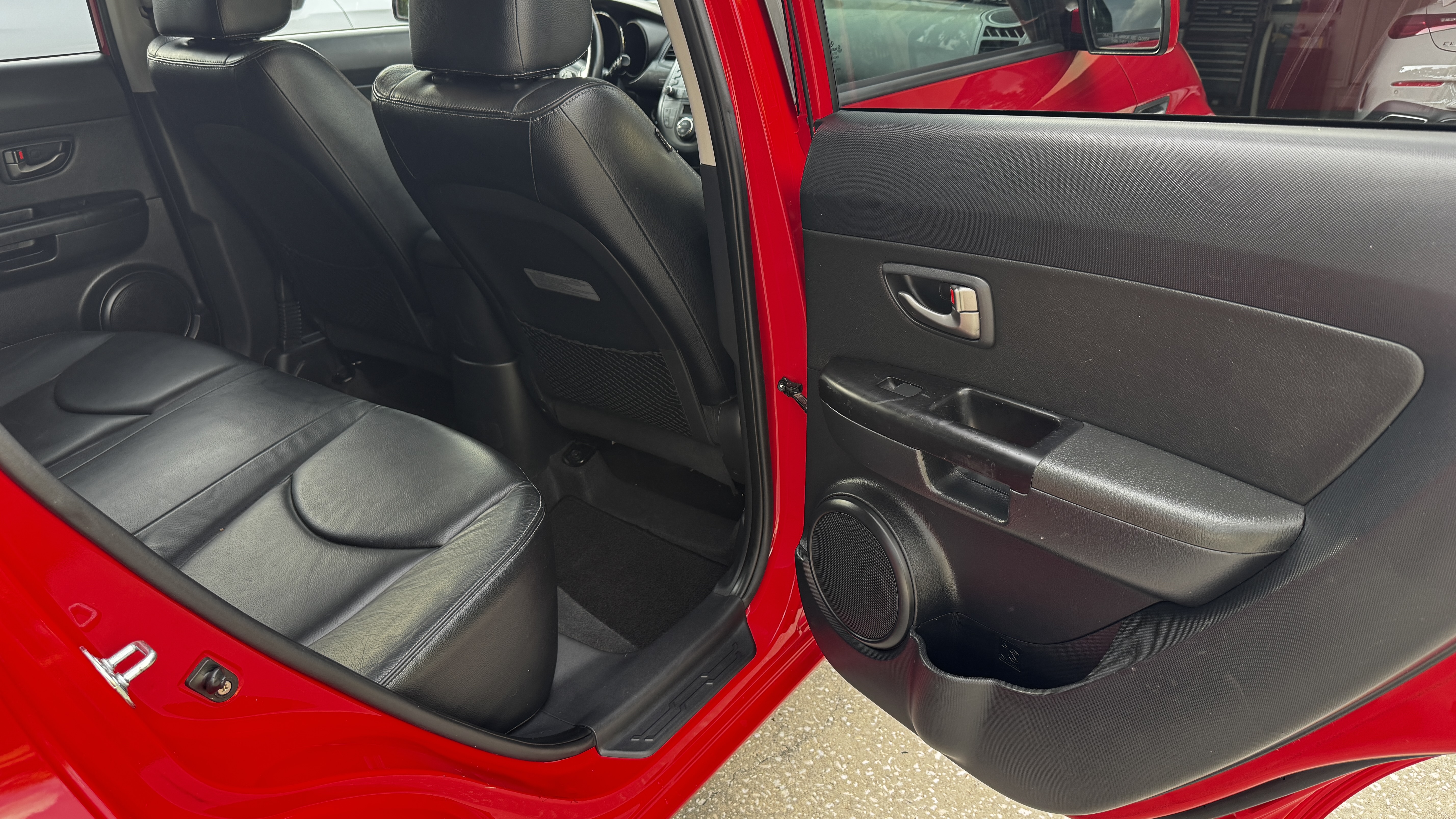 Used 2011 Kia Soul + w/ Hamstar Special Edition Pkg FWD image 12