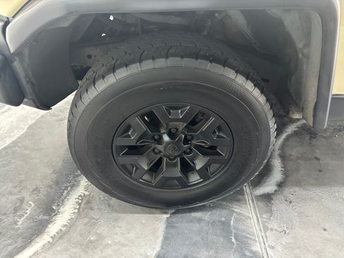 Used 2008 Toyota FJ Cruiser 4WD image 12