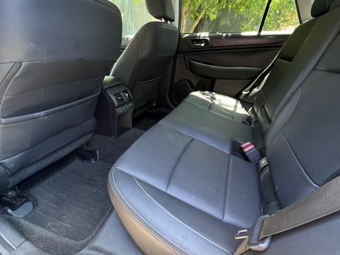 Used 2015 Subaru Outback 2.5i Limited AWD/4WD image 2