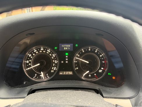 Used 2010 Lexus IS 350C image 2