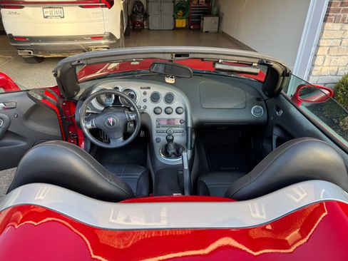 Used 2007 Pontiac Solstice GXP w/ Premium Package image 9
