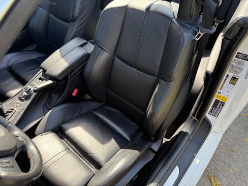 Used 2013 BMW M3 Convertible RWD image 16