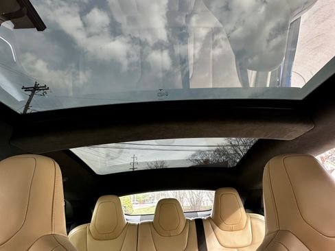 Used 2016 Tesla Model S 90D image 10