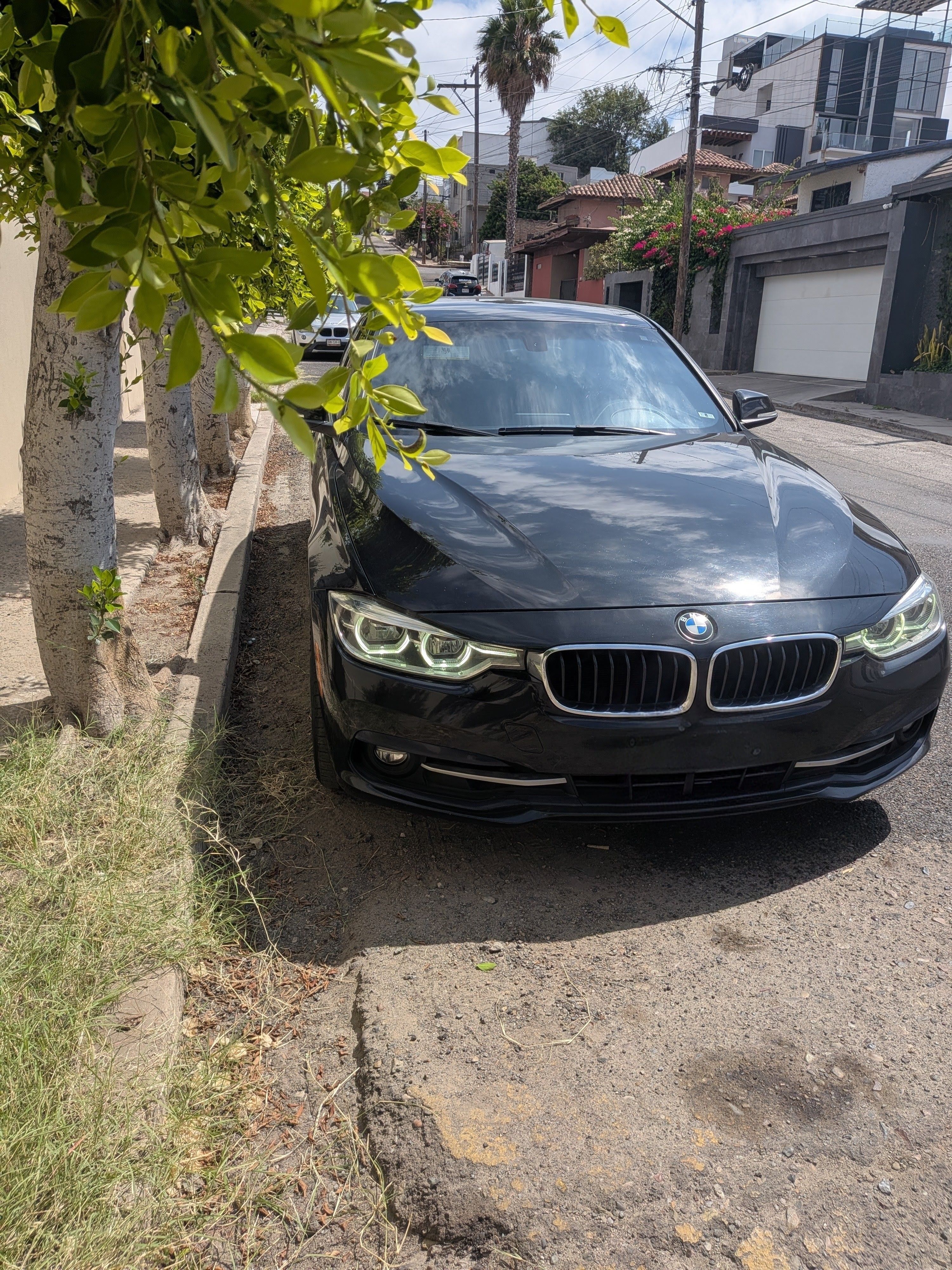 Used 2018 BMW 330i Sedan RWD image 2
