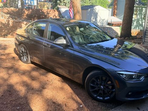 Used 2016 BMW 320i xDrive Sedan AWD/4WD image 2