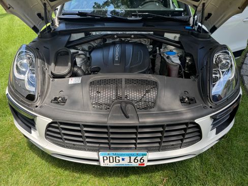 Used 2017 Porsche Macan image 1