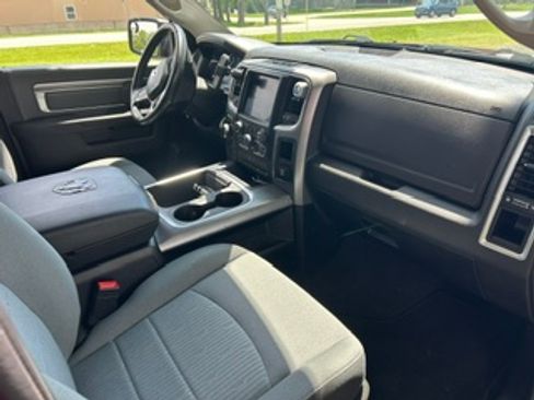 Used 2022 RAM 1500 Classic SLT w/ Electronics Convenience Group AWD/4WD image 6