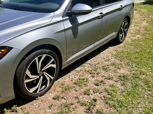 Used 2025 Volkswagen Jetta SEL FWD image 11