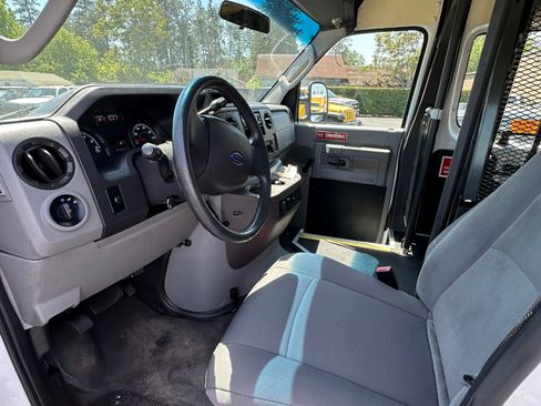 Used 2013 Ford E-350 and Econoline 350 Extended Super Duty RWD image 4