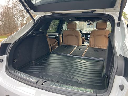 Used 2020 Porsche Macan image 20