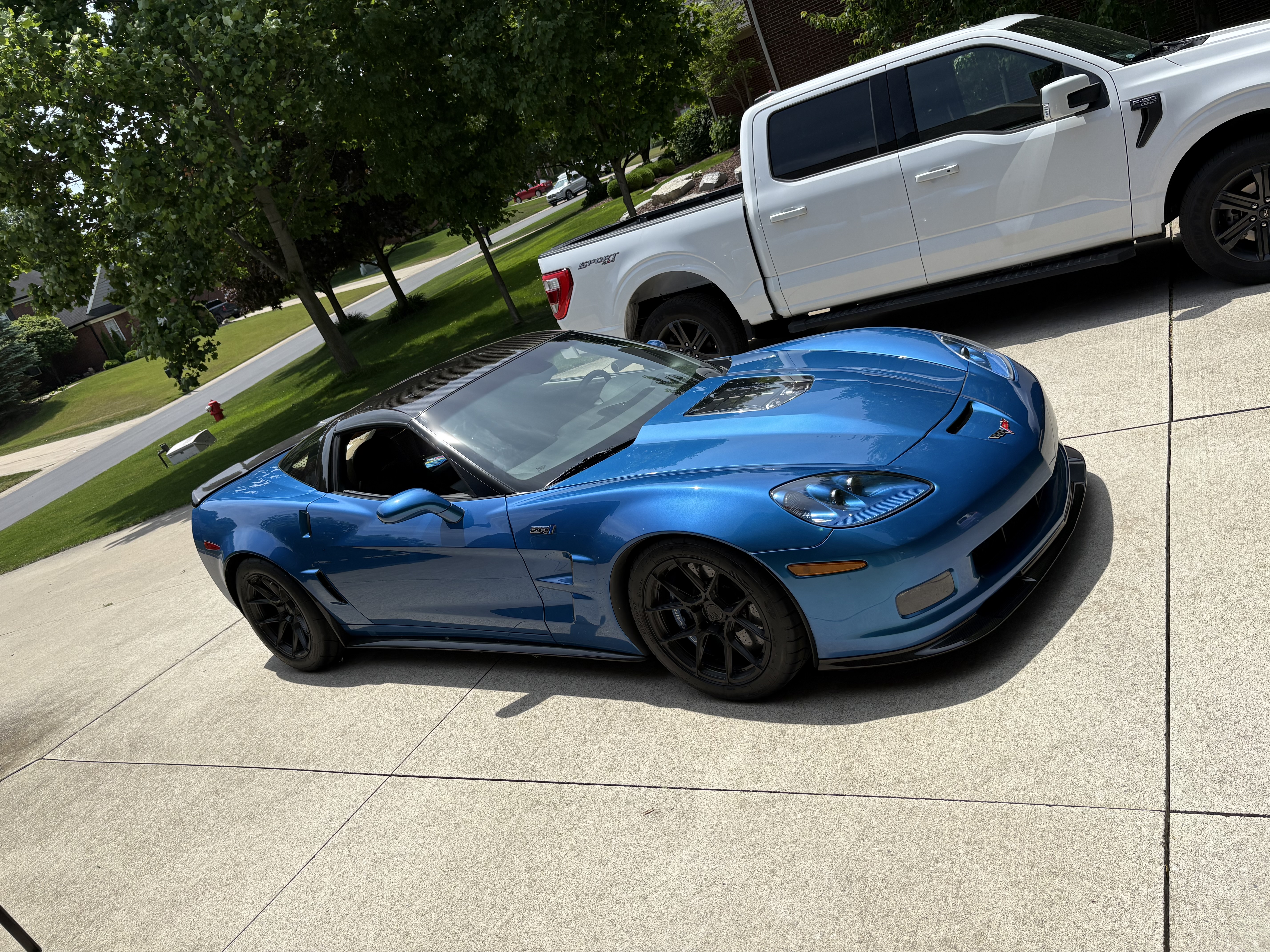 Used 2010 Chevrolet Corvette ZR1 w/ Preferred Equipment Group RWD image 10