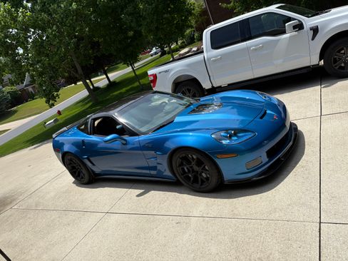 Used 2010 Chevrolet Corvette ZR1 w/ Preferred Equipment Group RWD image 10