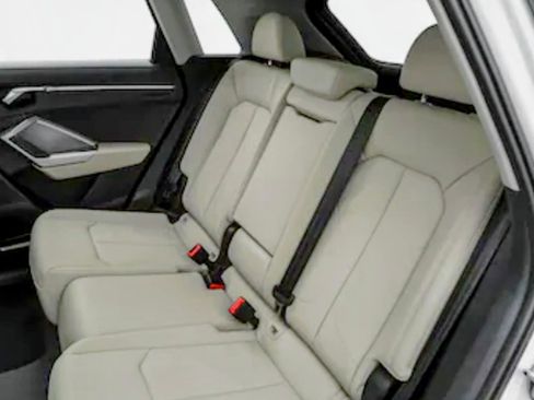 Used 2021 Audi Q3 2.0T Premium Plus w/ Premium Plus Package image 8