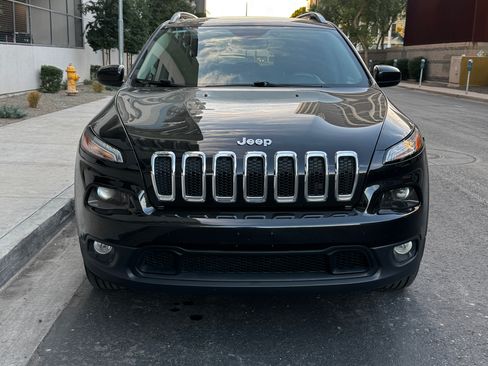 Used 2016 Jeep Cherokee Latitude w/ Cold Weather Group image 6