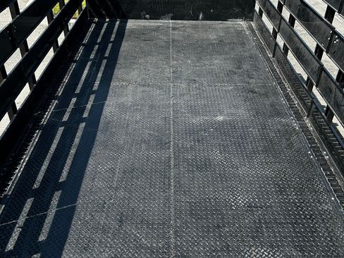 Used 2023 RAM 5500 Tradesman image 9