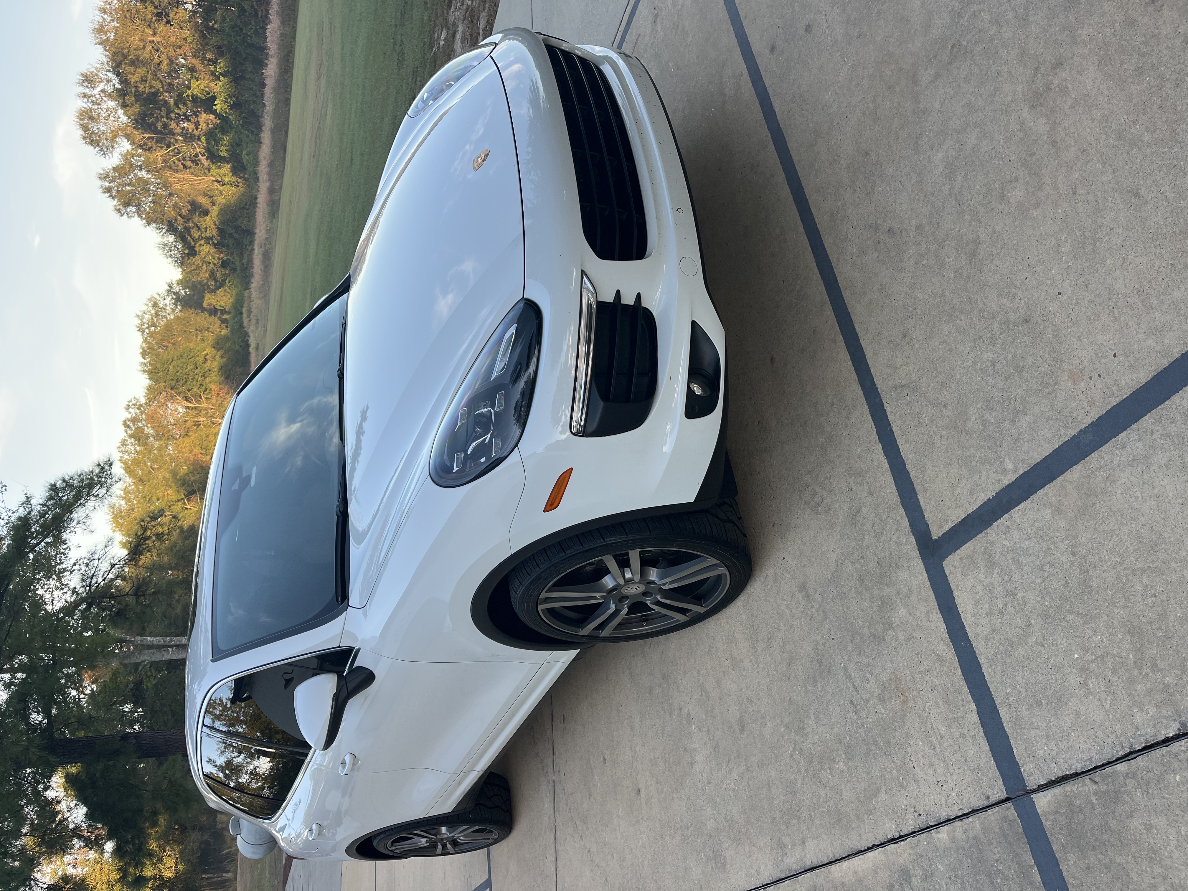 Used 2016 Porsche Cayenne AWD/4WD image 1