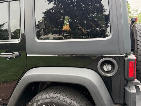 Used 2010 Jeep Wrangler Unlimited Sport AWD/4WD image 14