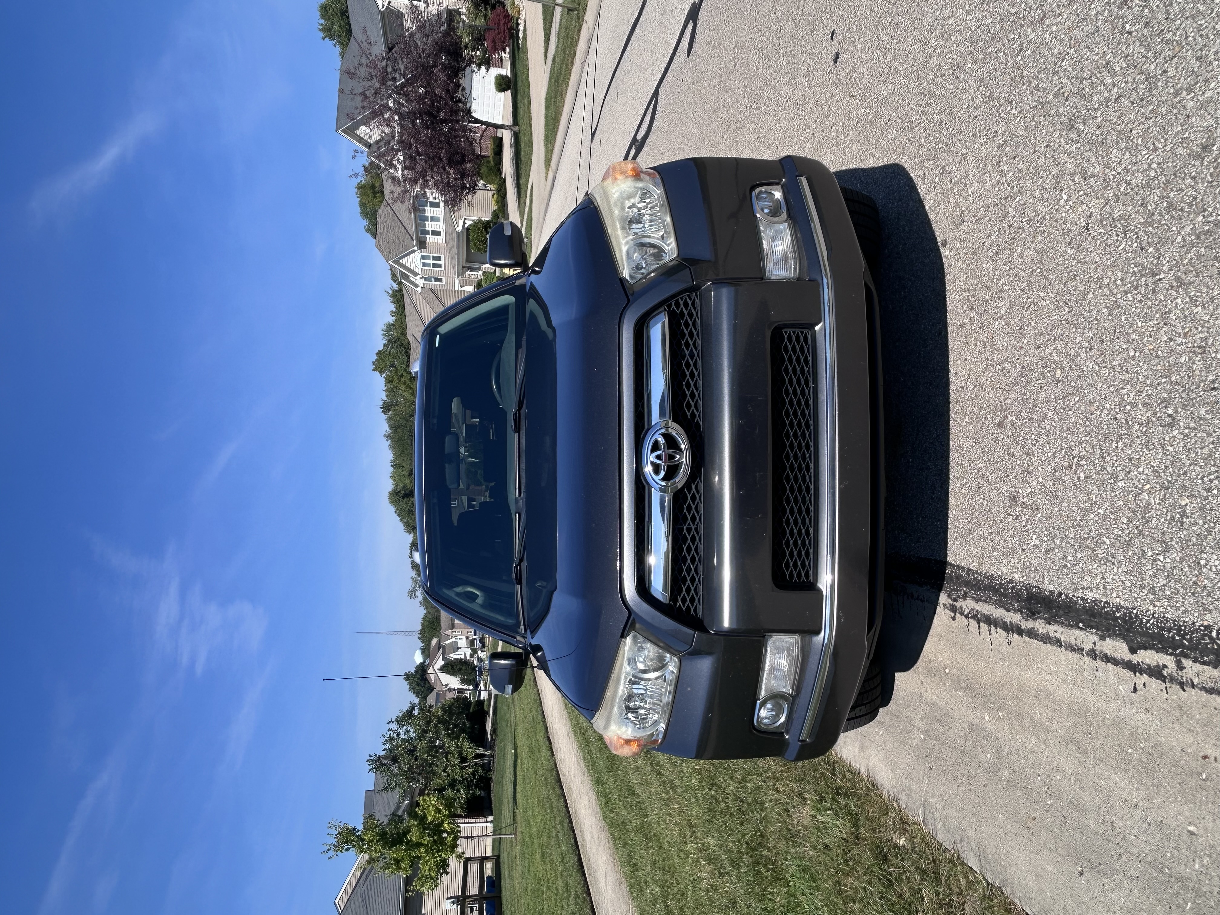 Used 2010 Toyota 4Runner SR5 AWD/4WD image 8