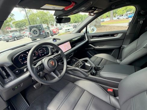 Used 2026 Porsche Cayenne S AWD/4WD image 12