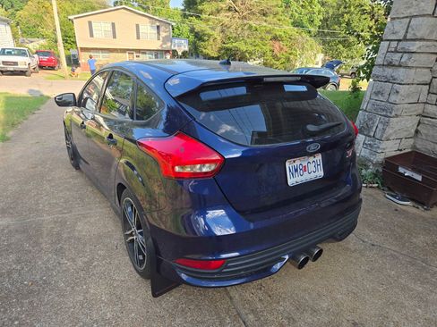 Used 2017 Ford Focus ST w/ Equipment Group 402A FWD image 5