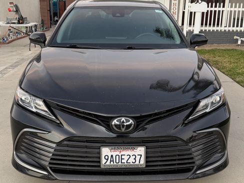 Used 2022 Toyota Camry LE image 1