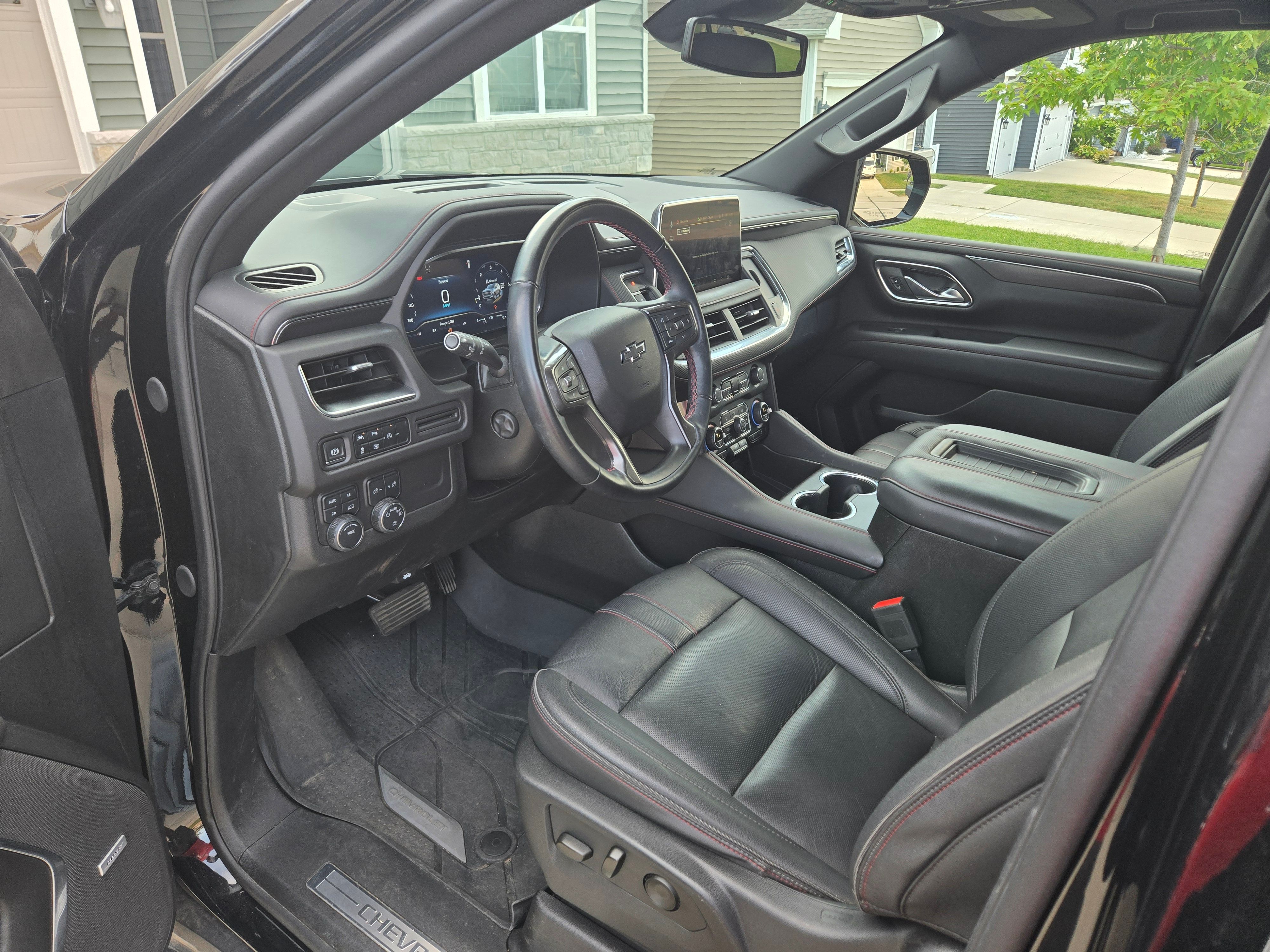 Used 2023 Chevrolet Suburban RST w/ Luxury Package AWD/4WD image 15