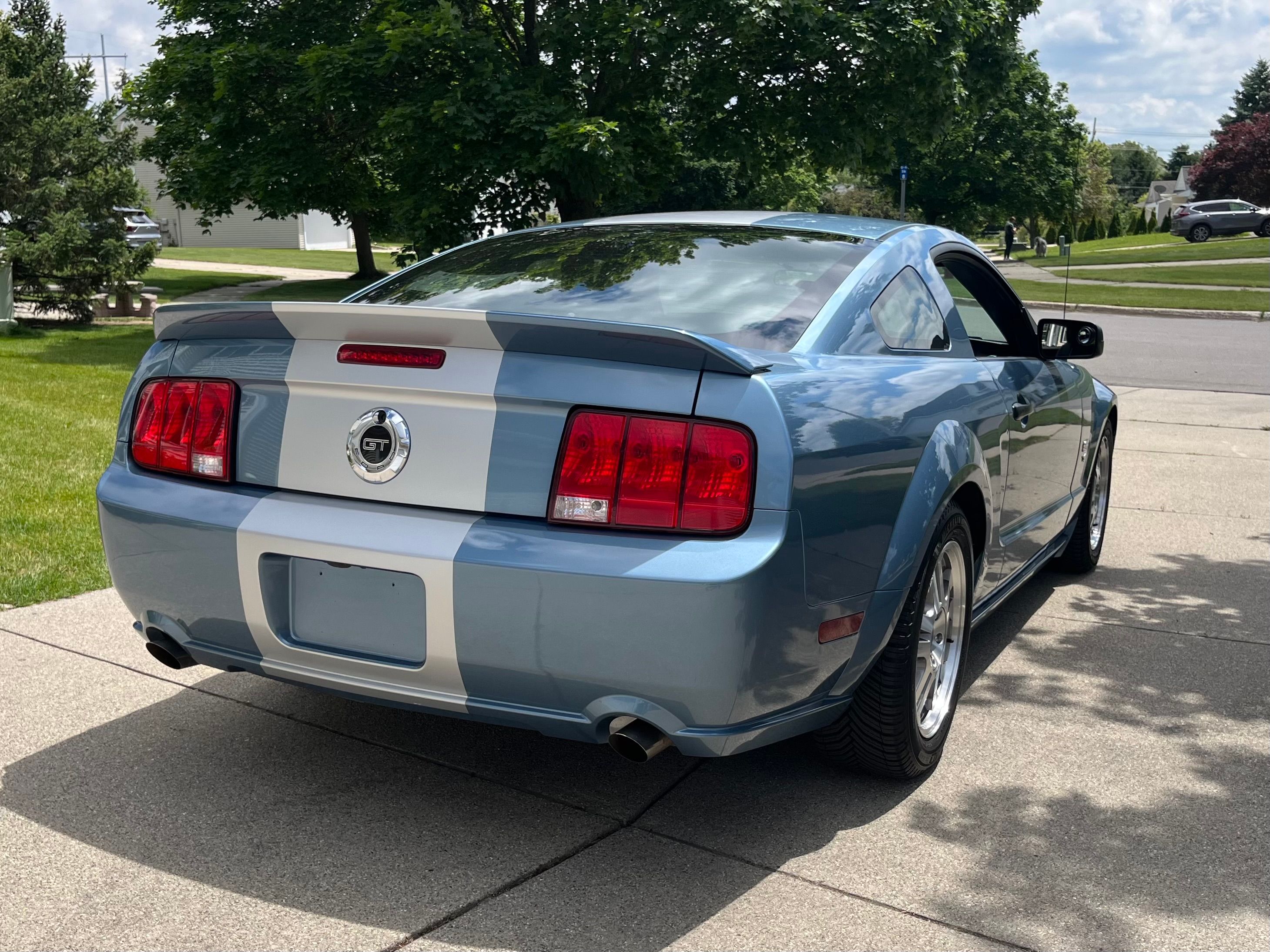 Used 2005 Ford Mustang GT Premium RWD image 11