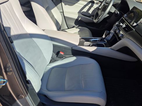 Used 2018 Honda Accord EX-L image 9