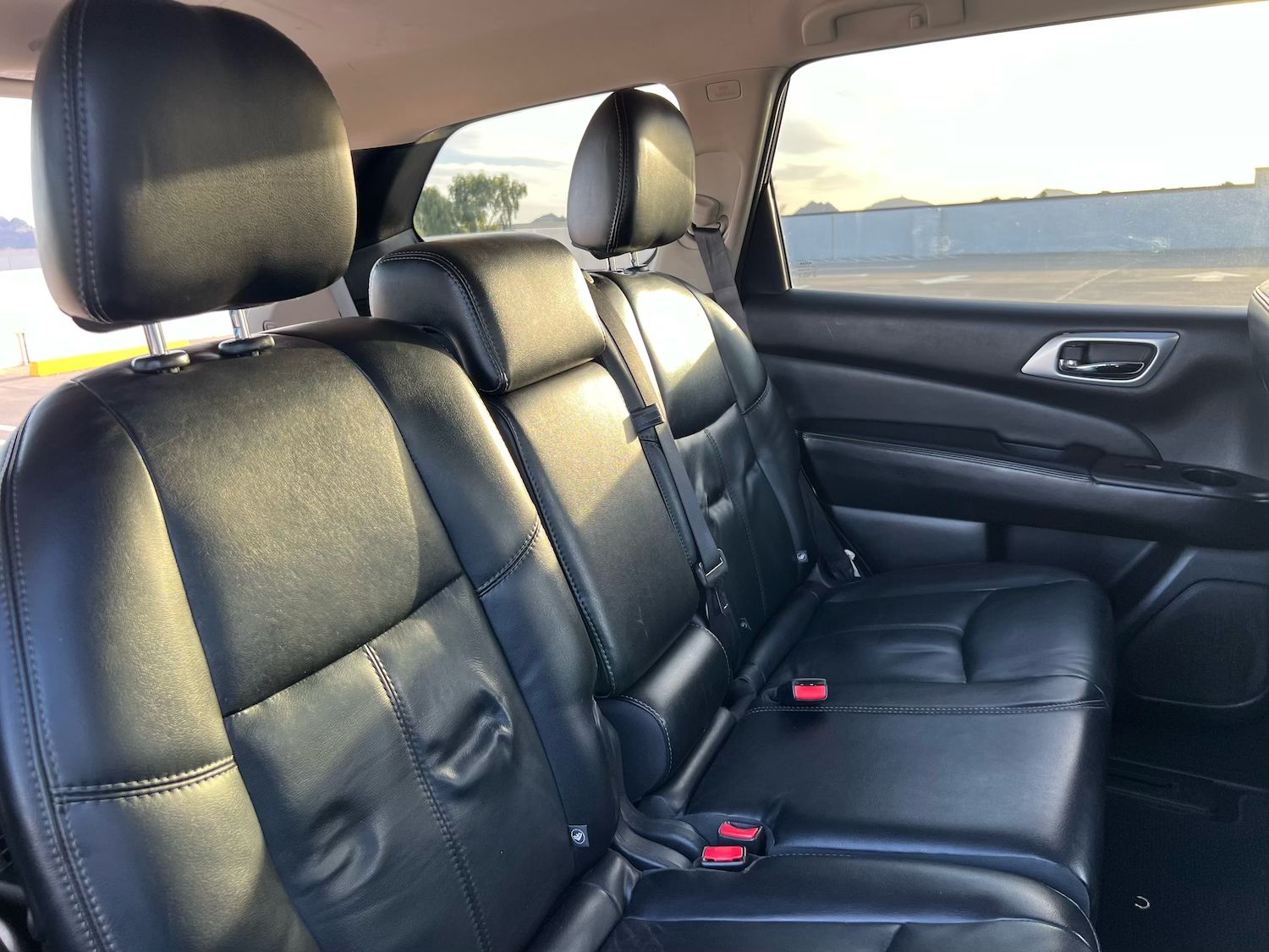 Used 2016 Nissan Pathfinder SL w/ SL Tech Package FWD image 16